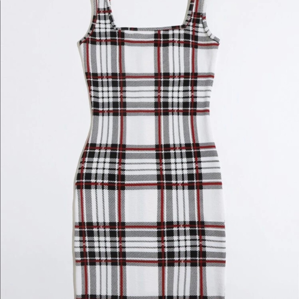 3x 4x Plaid white Black Red knee length plus dress - Picture 4 of 7